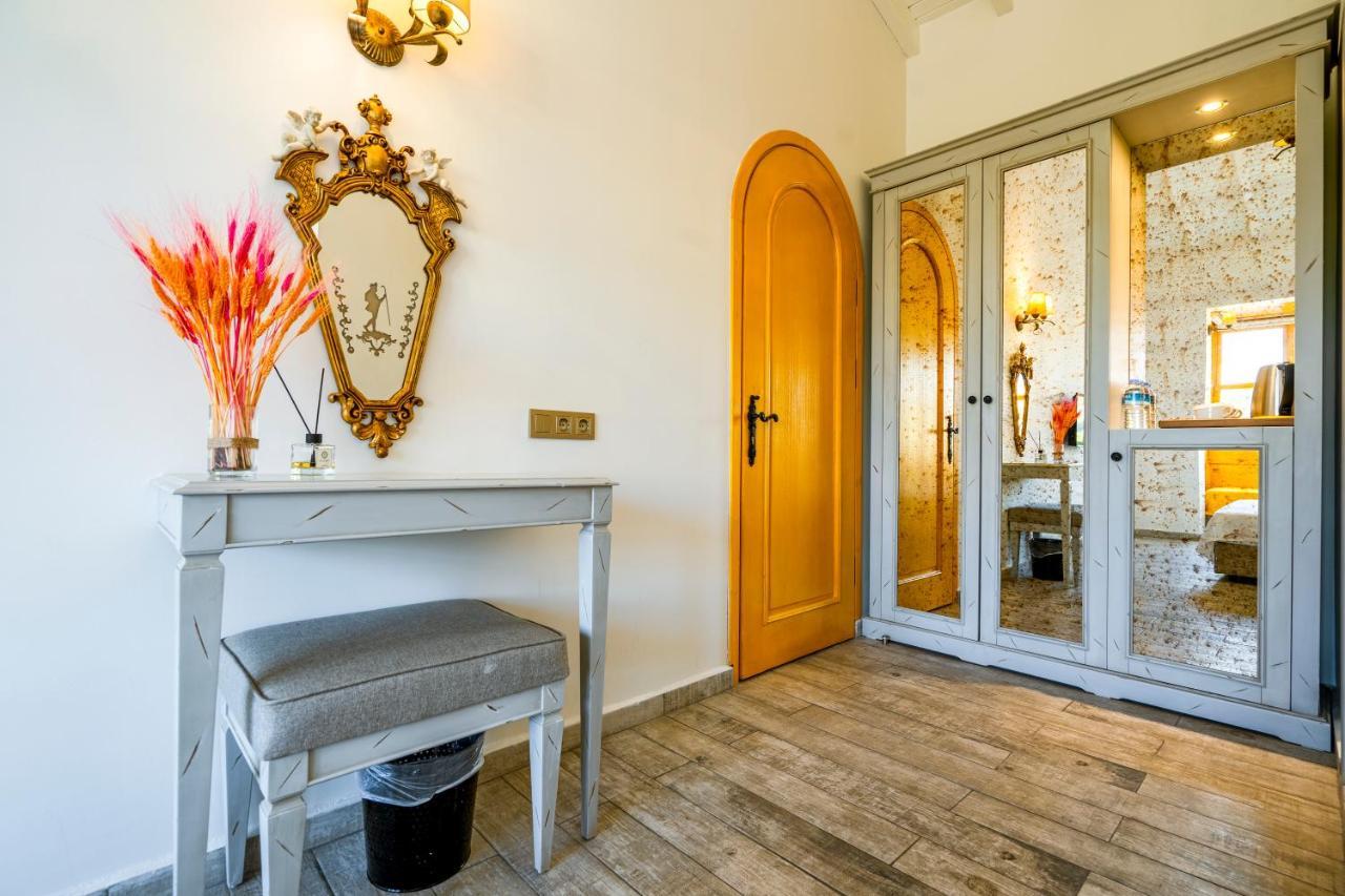 Hotel De Gold Alacati Cesme Exterior photo